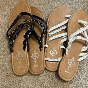 both shoes were 35$ each im pretty sure, thats why im selling for 20$.